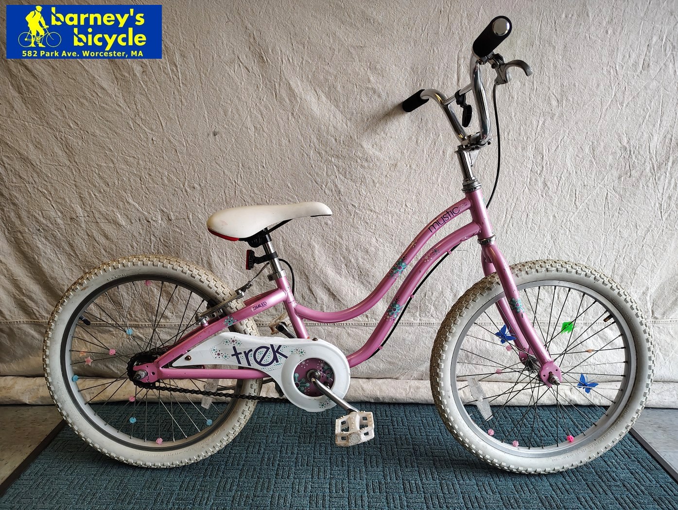 Trek Mystic 20
Wheel Size: 20"/ Ages 6-9
1 speed / Pedal Brake + Hand Brake
Price: $124.00 (Professionally Tuned)
