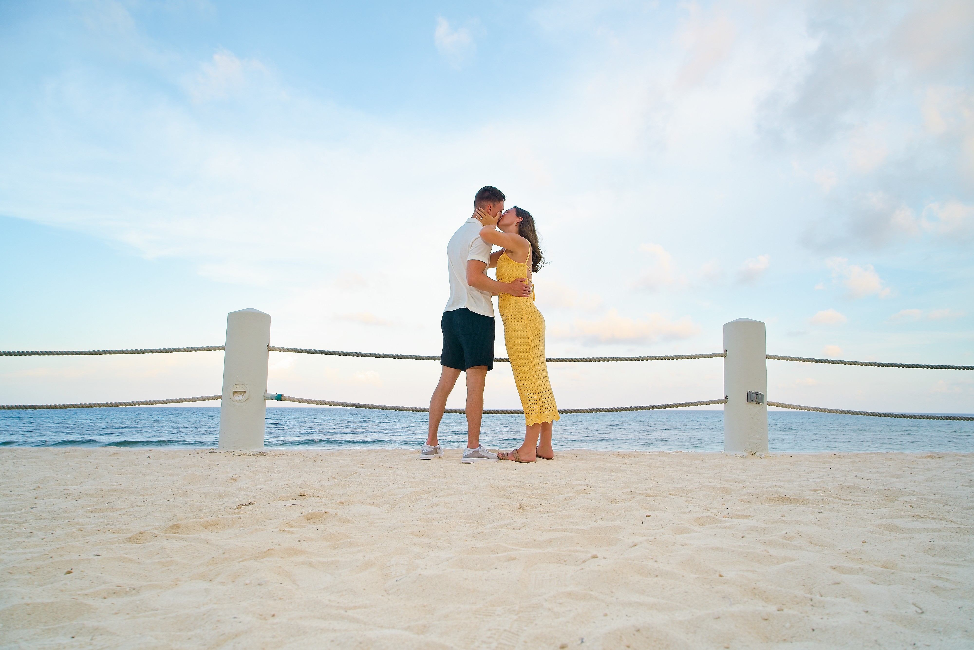 https://0201.nccdn.net/1_2/000/000/0d4/9f5/engagement-moment-captured-%E2%80%93-proposal-photos26.jpg