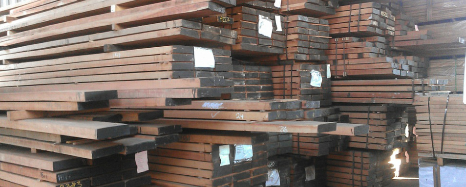 Apitong for truck flooring
(our supplier's inventory)