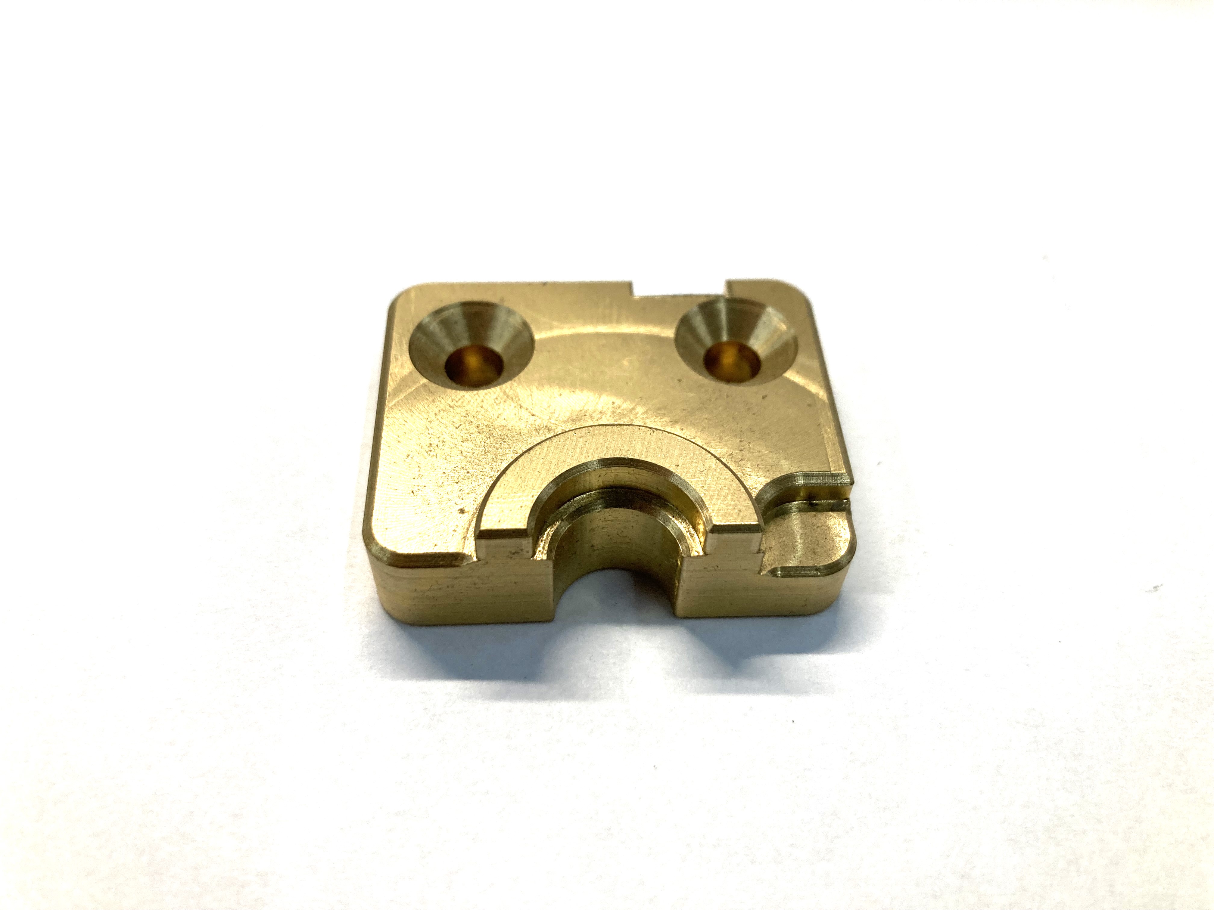 https://0201.nccdn.net/1_2/000/000/0d5/8f3/brass-pad.jpg