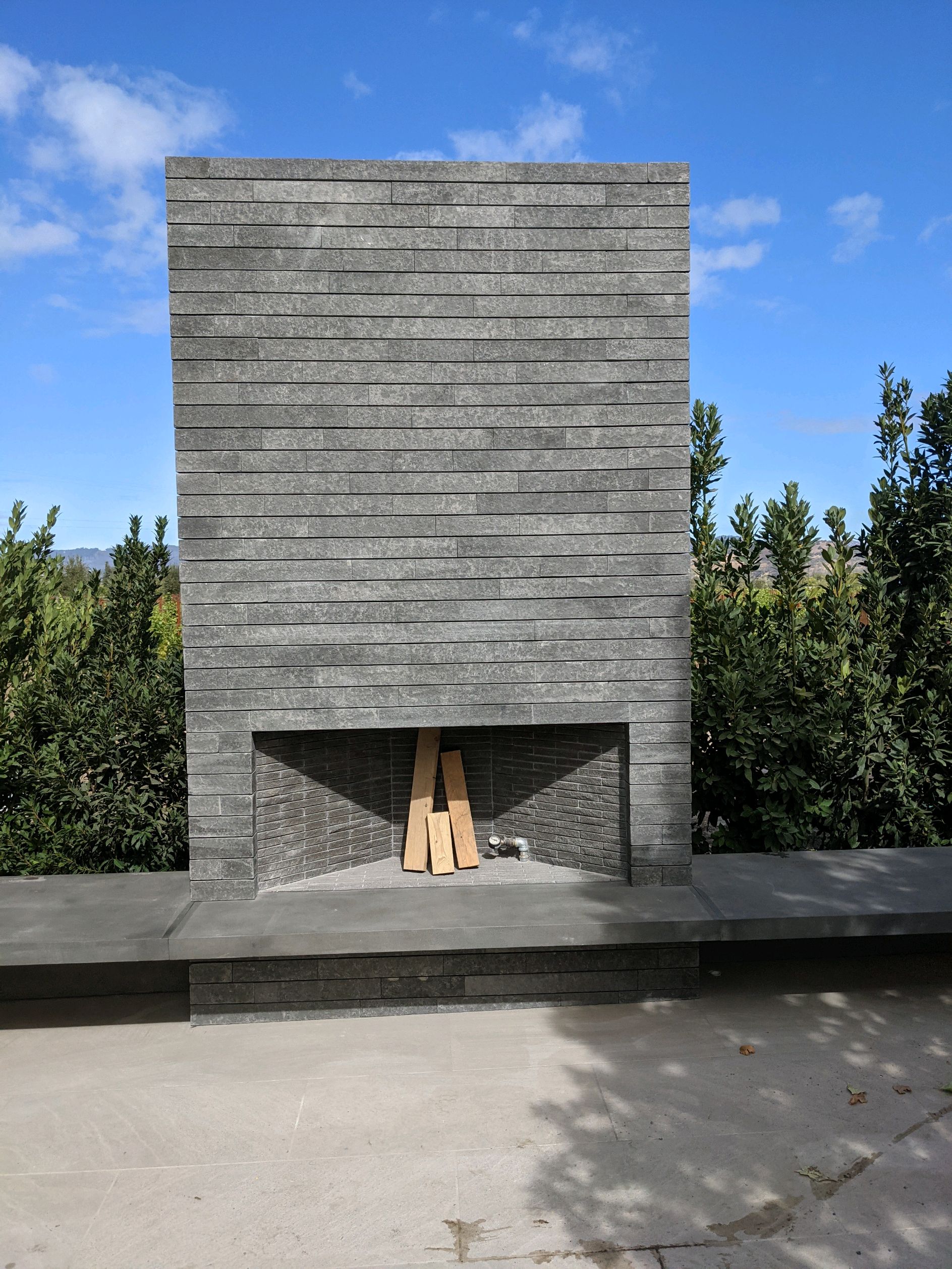 https://0201.nccdn.net/1_2/000/000/0d5/e3a/bella-oaks-outdoor-fireplace-3.jpeg