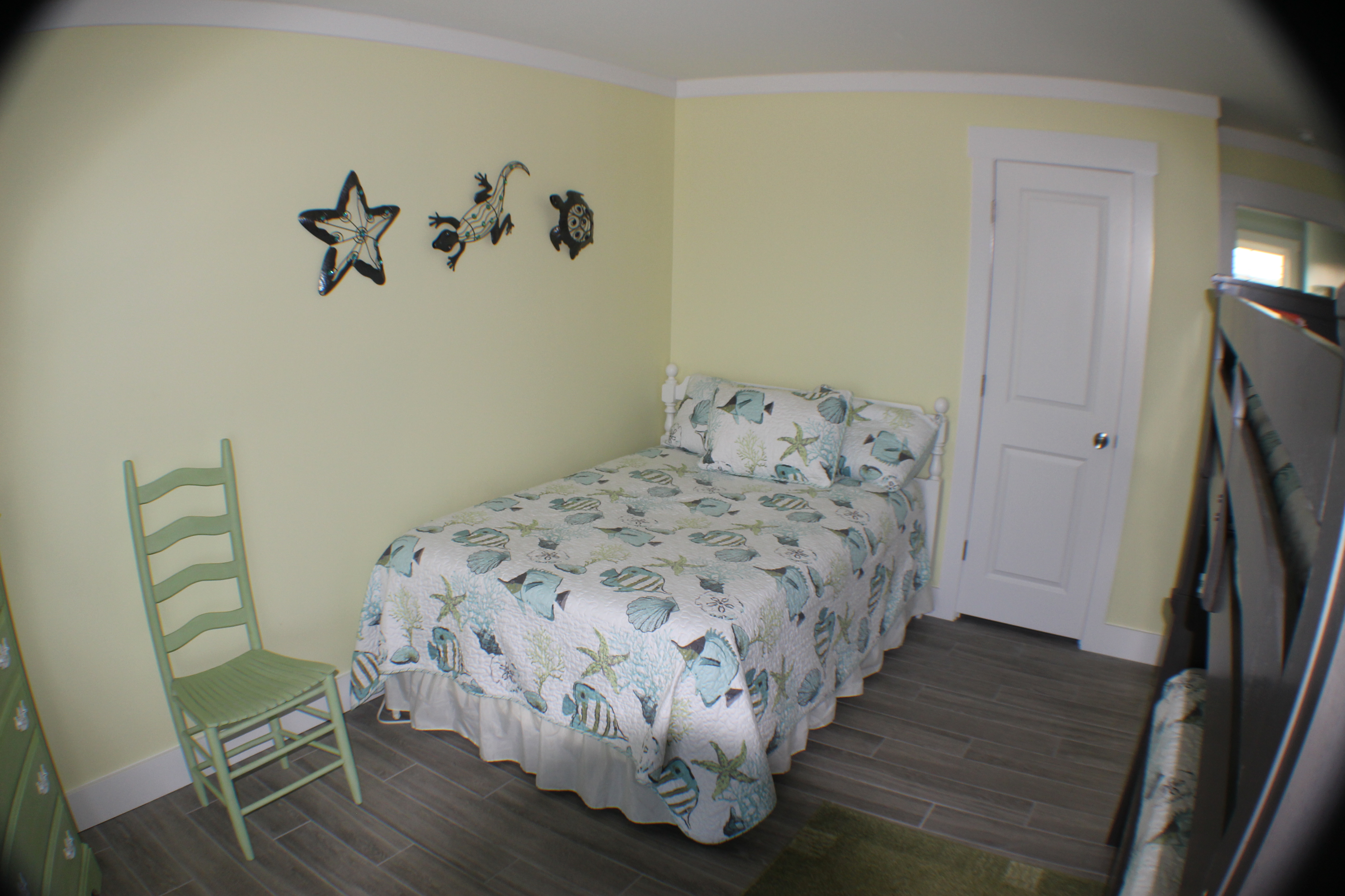 Double bed in the middle Yellow Bedroom