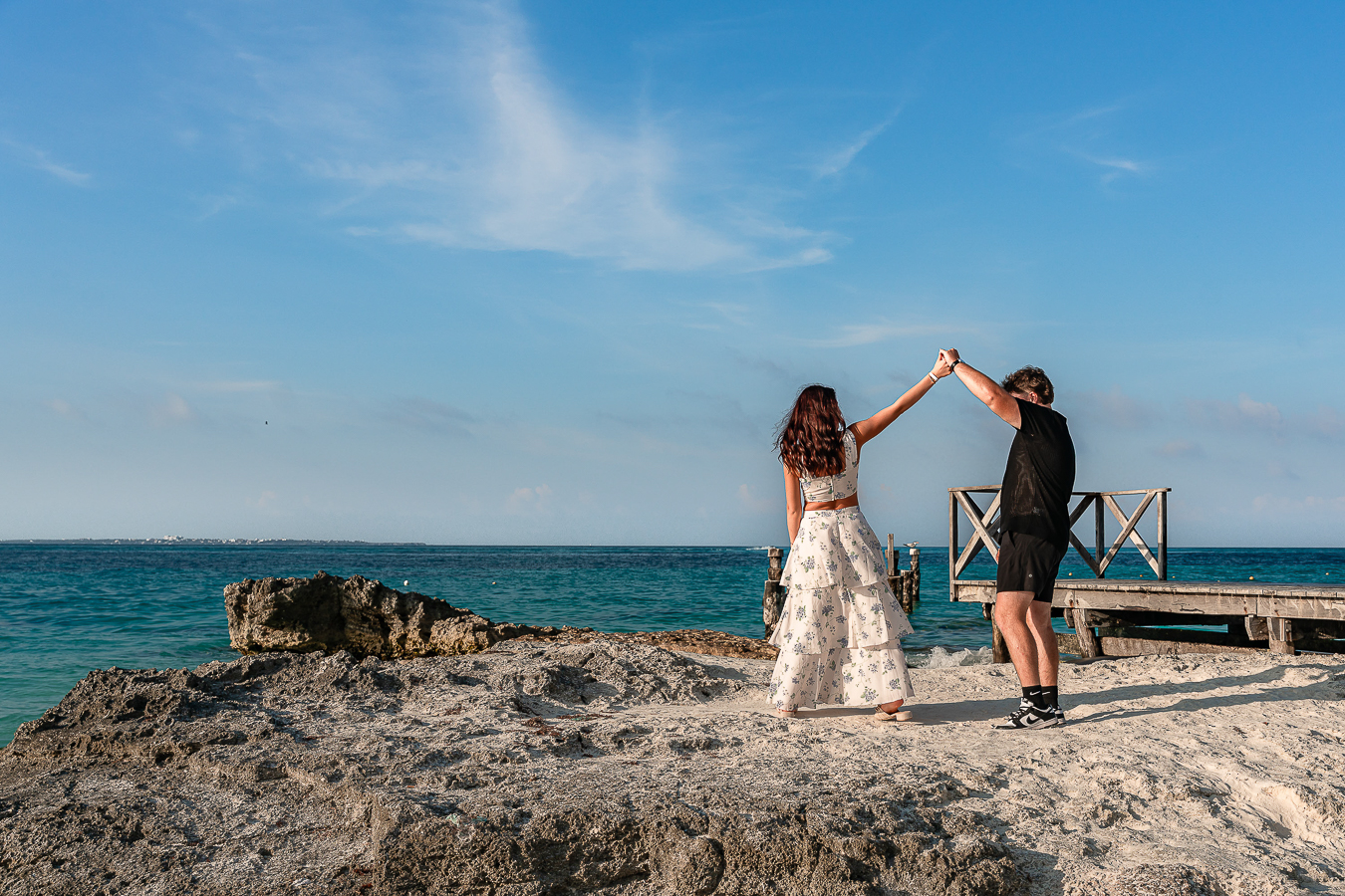 https://0201.nccdn.net/1_2/000/000/0d6/8b7/romantic-proposal-in-cancun-sunset--riu-palace-las-americas-canc.jpg