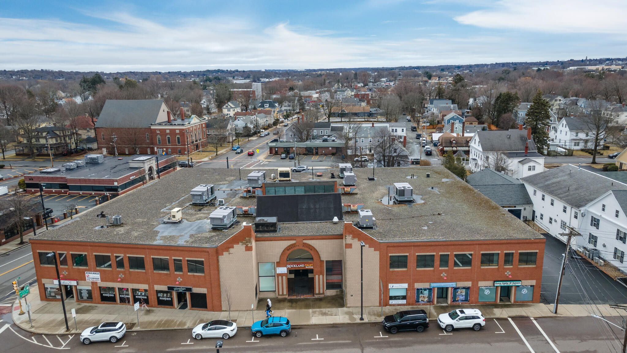 https://0201.nccdn.net/1_2/000/000/0d7/429/10-elm-st-danvers-ma-01923-usa-032-036-aerial2-mls_size.jpg