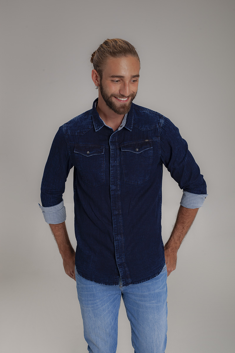 Woman wearing a casual attire