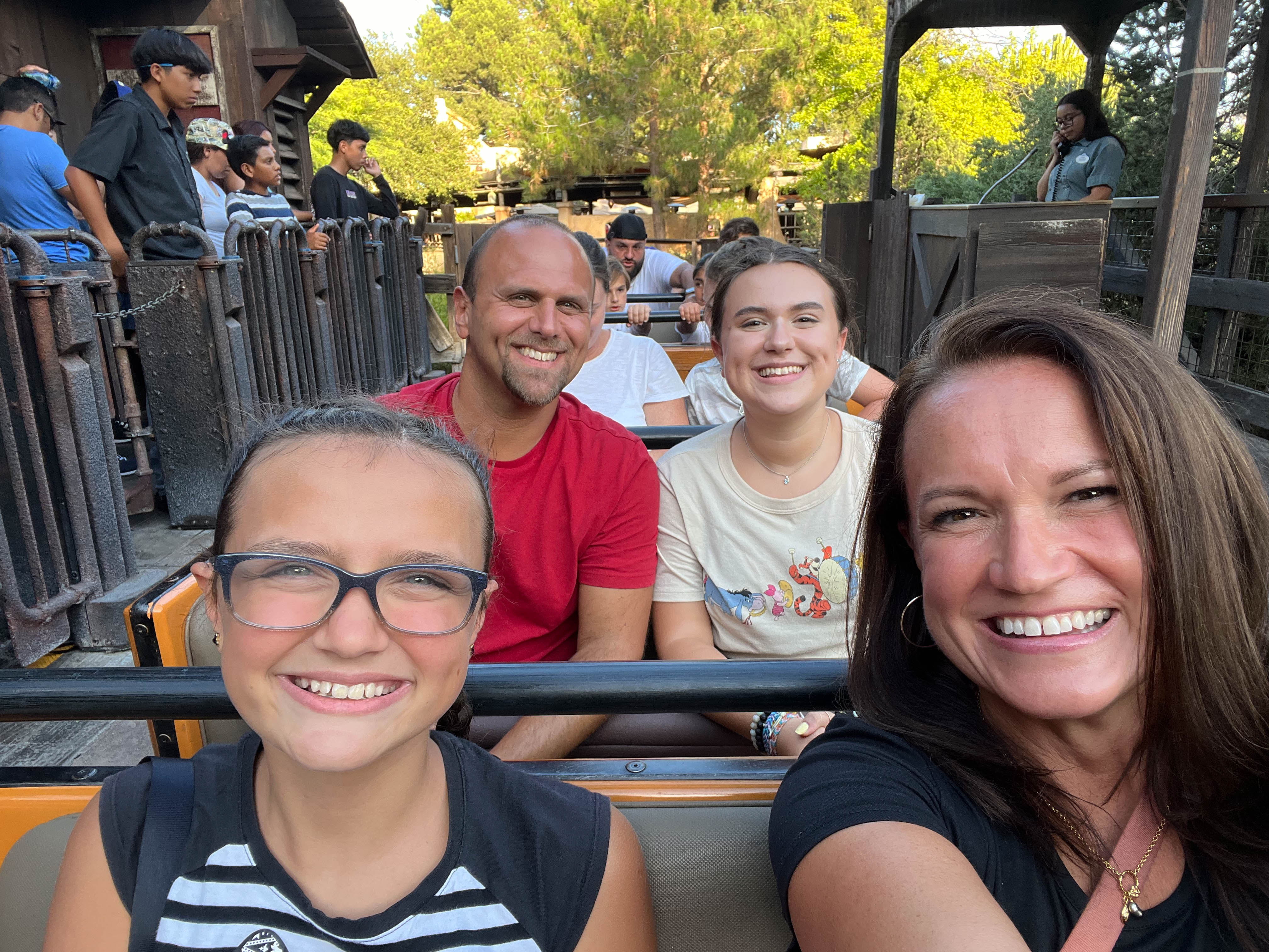 https://0201.nccdn.net/1_2/000/000/0d7/f22/tempe-disney-order-37.jpg