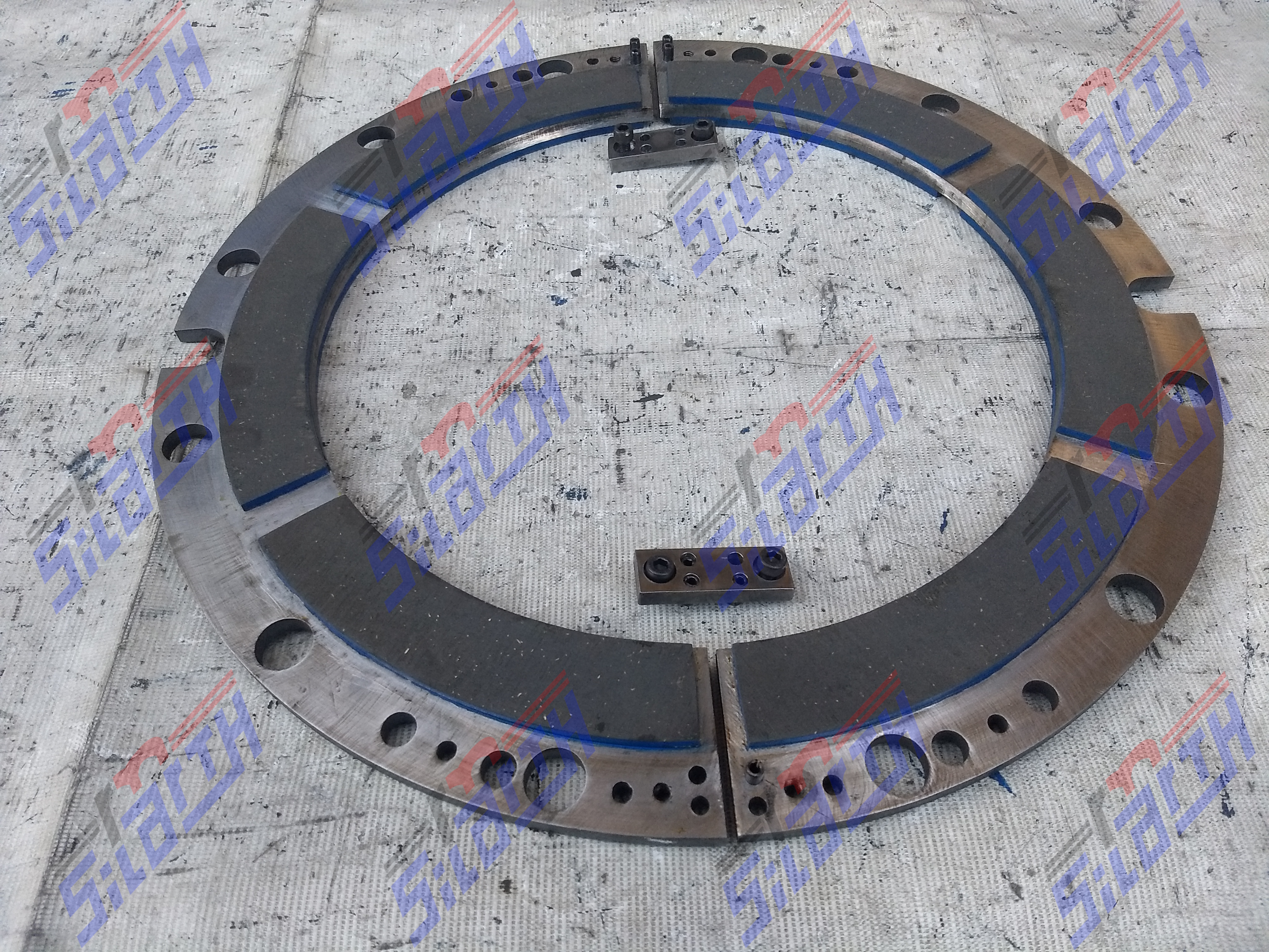 FABRICACIÓN DISCO BIPARTIDO DE EMBRAGUE 17" PRENSA 60 T.