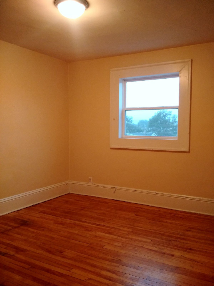 38 Cranston #5 Bedroom