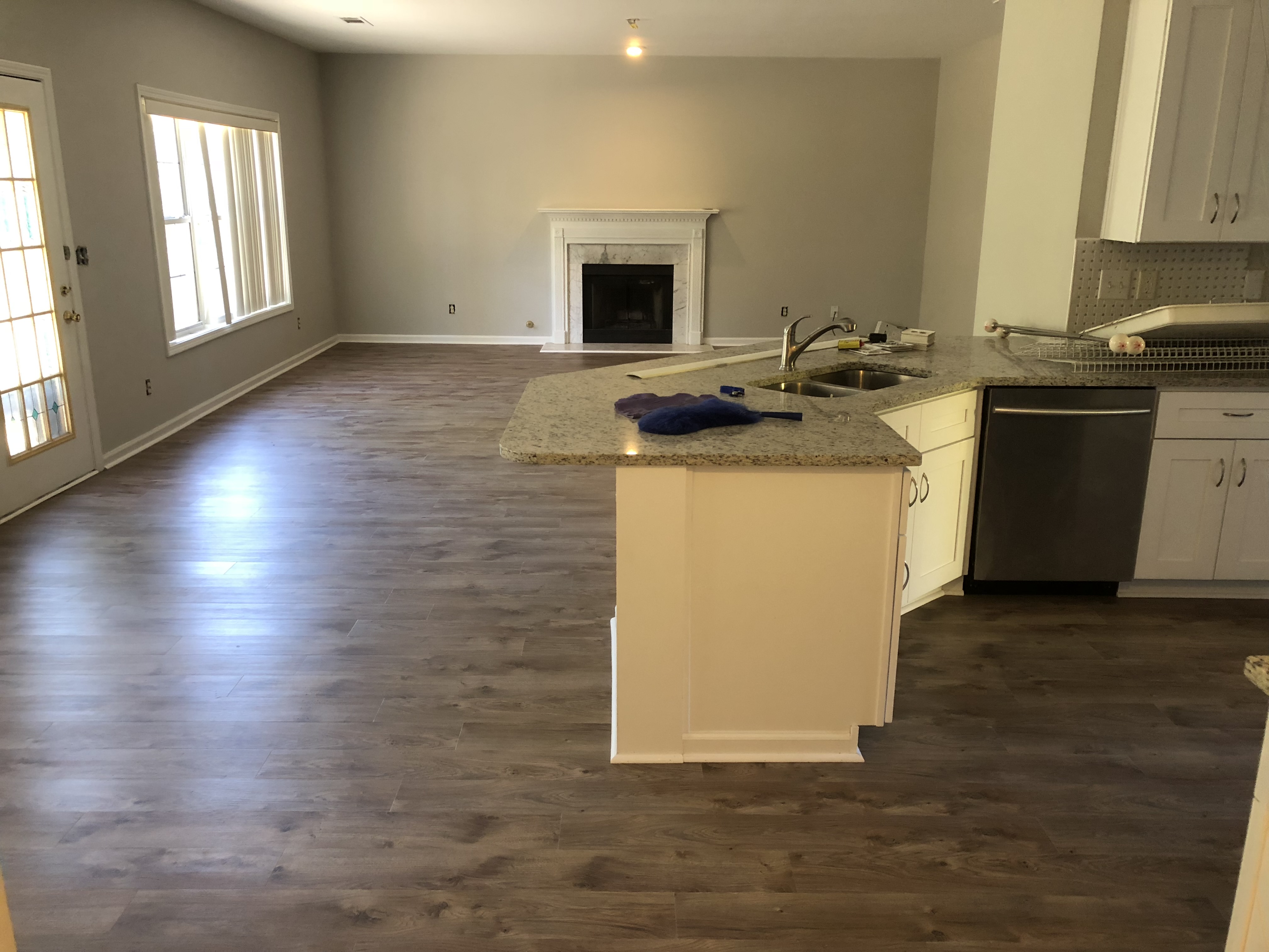 Kitchen with vinyl flooring 1