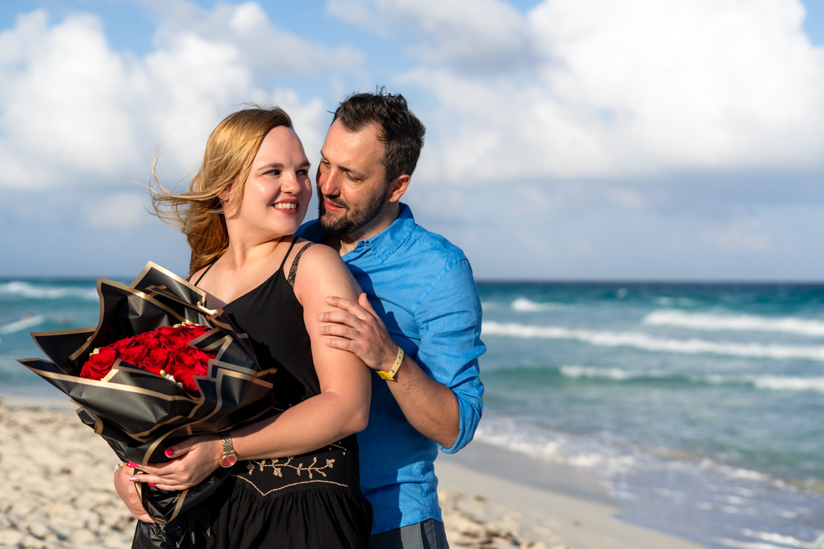 https://0201.nccdn.net/1_2/000/000/0da/f7c/mariachi-surprise-playa-delfines-cancun-couple-session-lux-artif.jpg