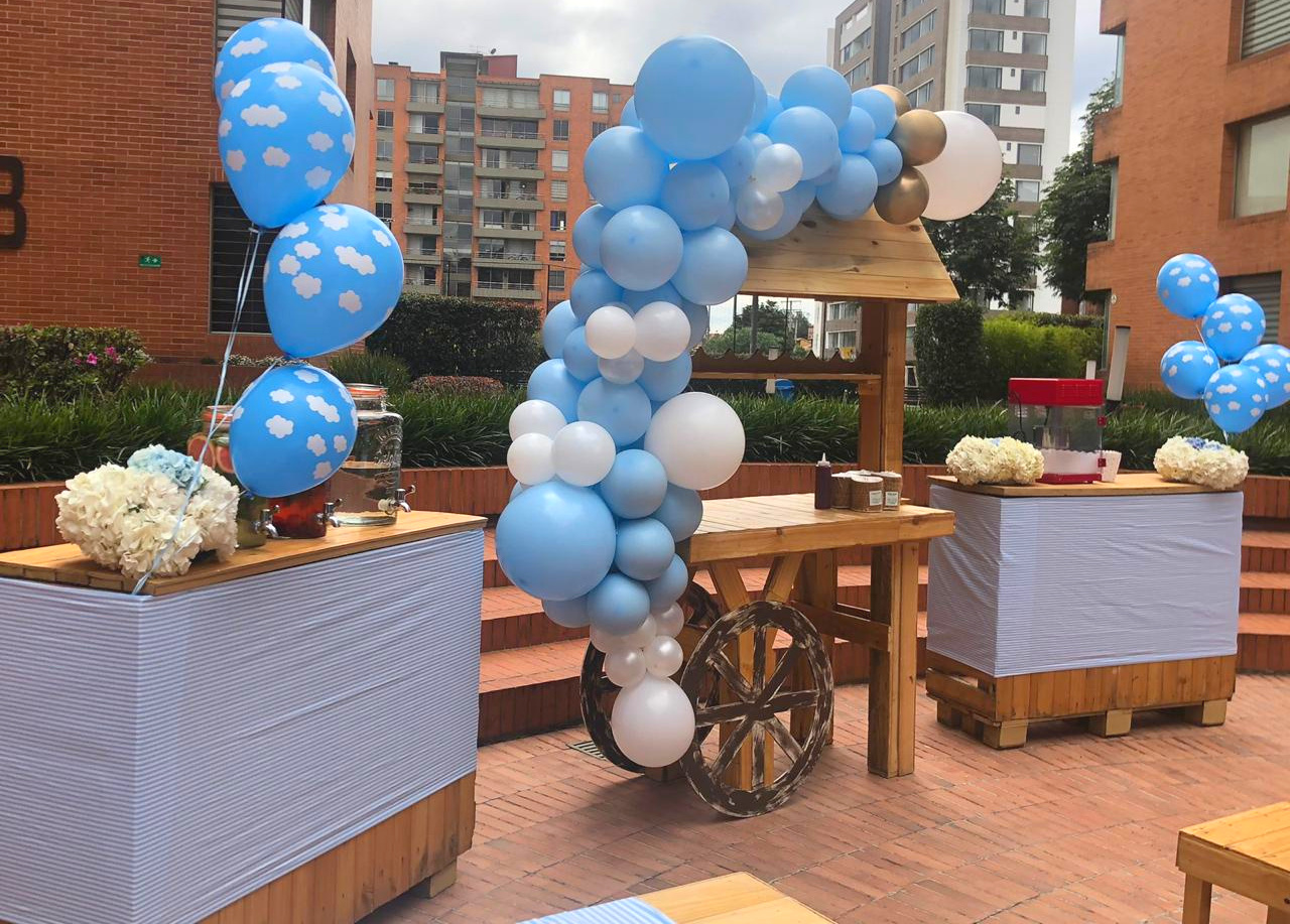 Carreta de Madera Natural
Medidas: 1.24cm X 2.18cm
$160.000
Modulo de Barra
1.03M Alto
45cm Profundidad
1.27M Ancho
$100.000
Alquiler