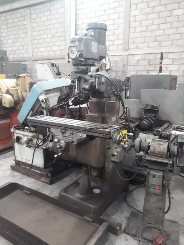 FRESADORA 
Marca: BRISGEPORT
Origen: USA
Mesa: 9''in x 42''in
Avances Automáticos
Ubicación: Bodega Ecatepec

