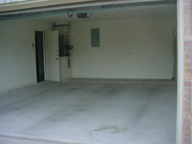 https://0201.nccdn.net/1_2/000/000/0dc/871/jocelyn106garage.jpg