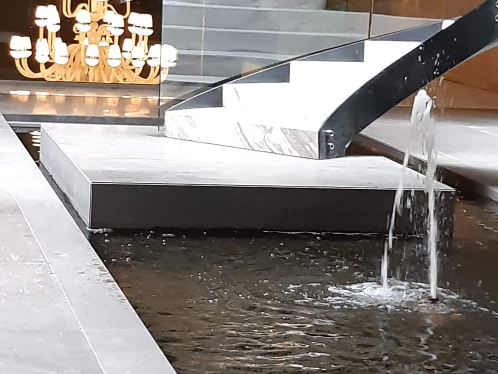 https://0201.nccdn.net/1_2/000/000/0dc/a6a/escaleras-fuente.jpg