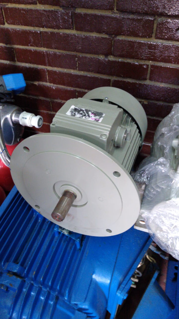 Motor Siemens con flanche 5hp a 1740rpm, cod 1025