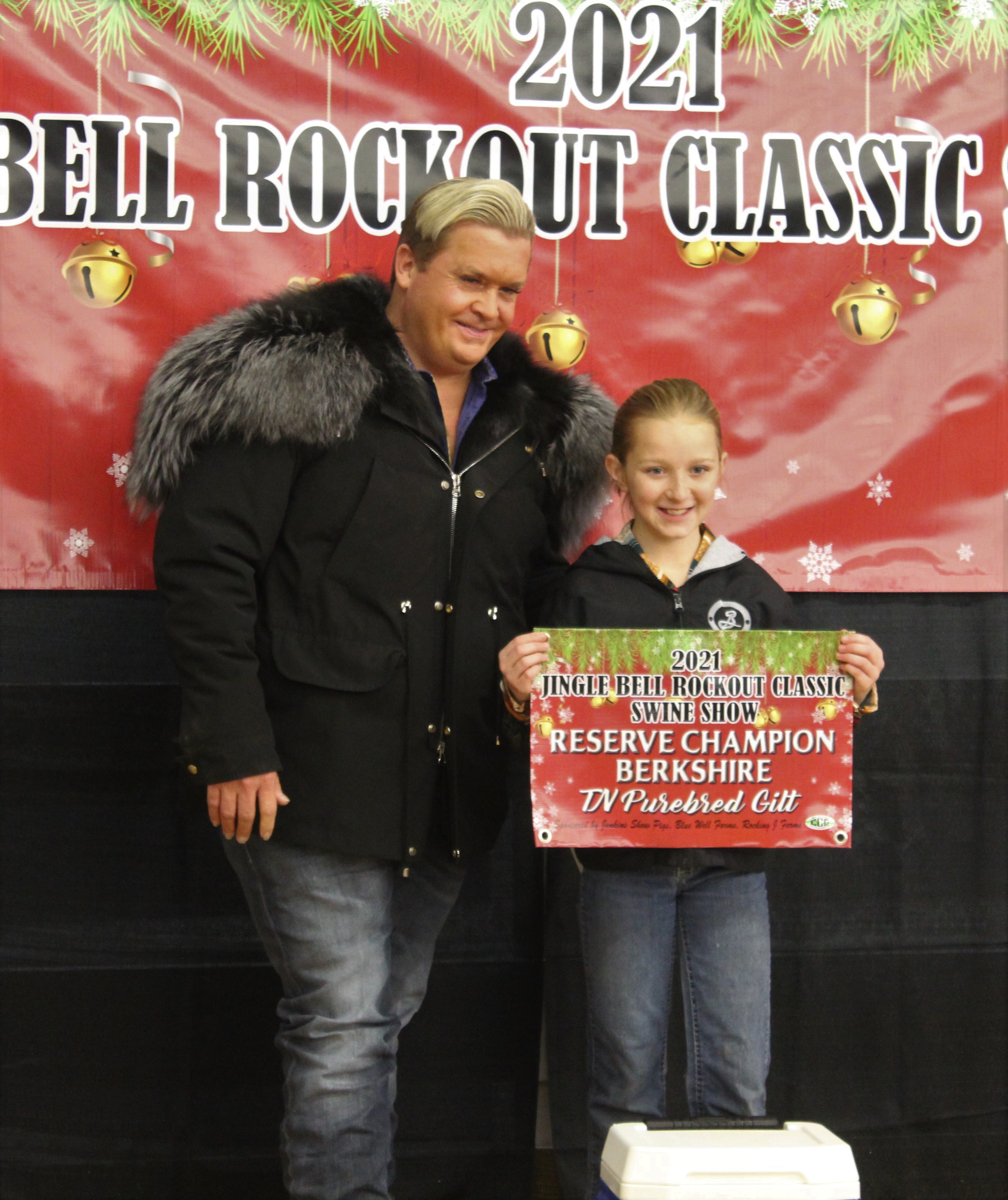 Baylee Brown
2021 Jingle Bell Rockout
Classic Swine Show
Reserve Champion Berkshire Gilt
-TN Bred
4th Overall Gilt - TN Bred