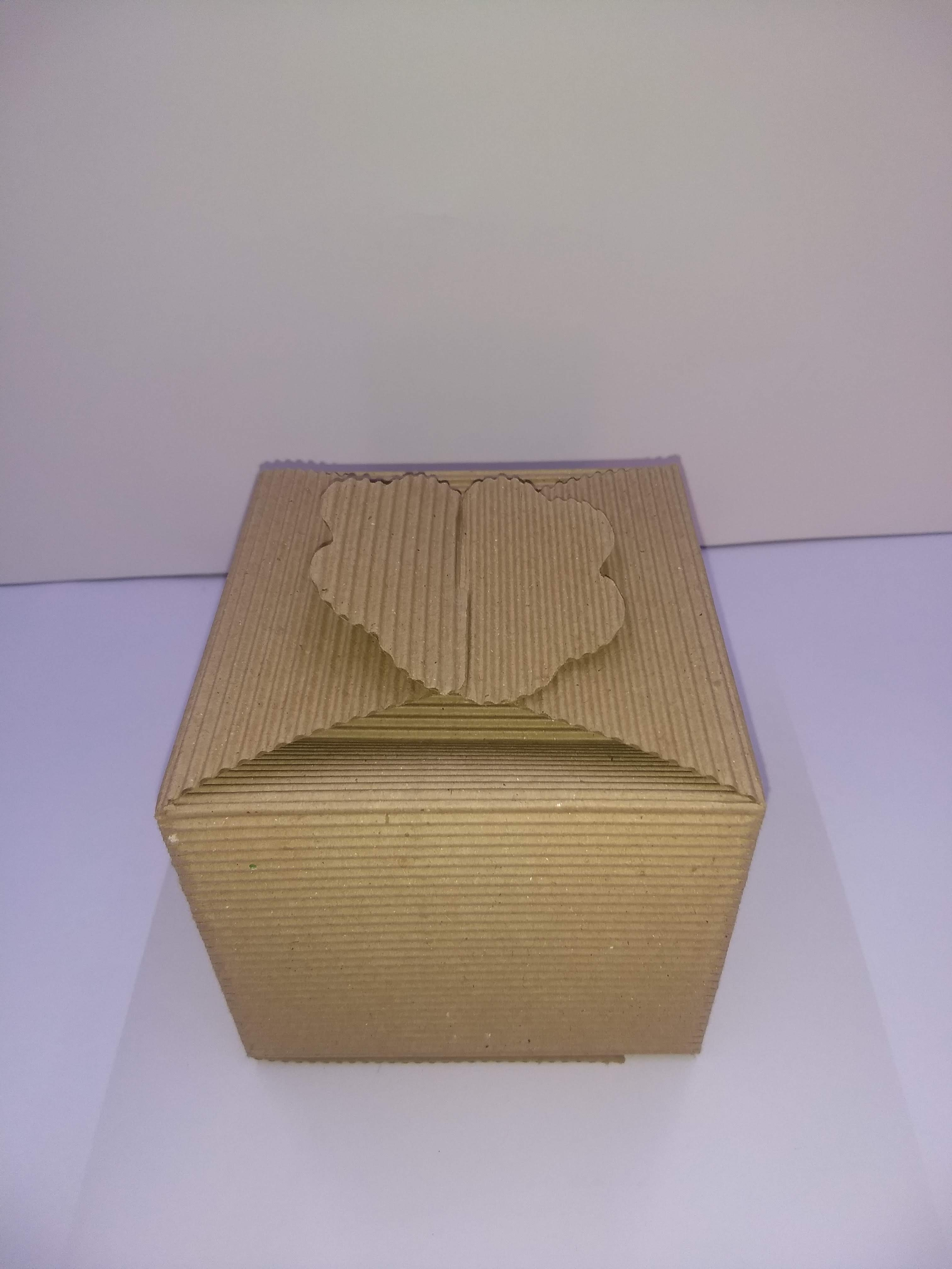 CUBO CORRUGADO FLOR
MEDIDA 14X14X12