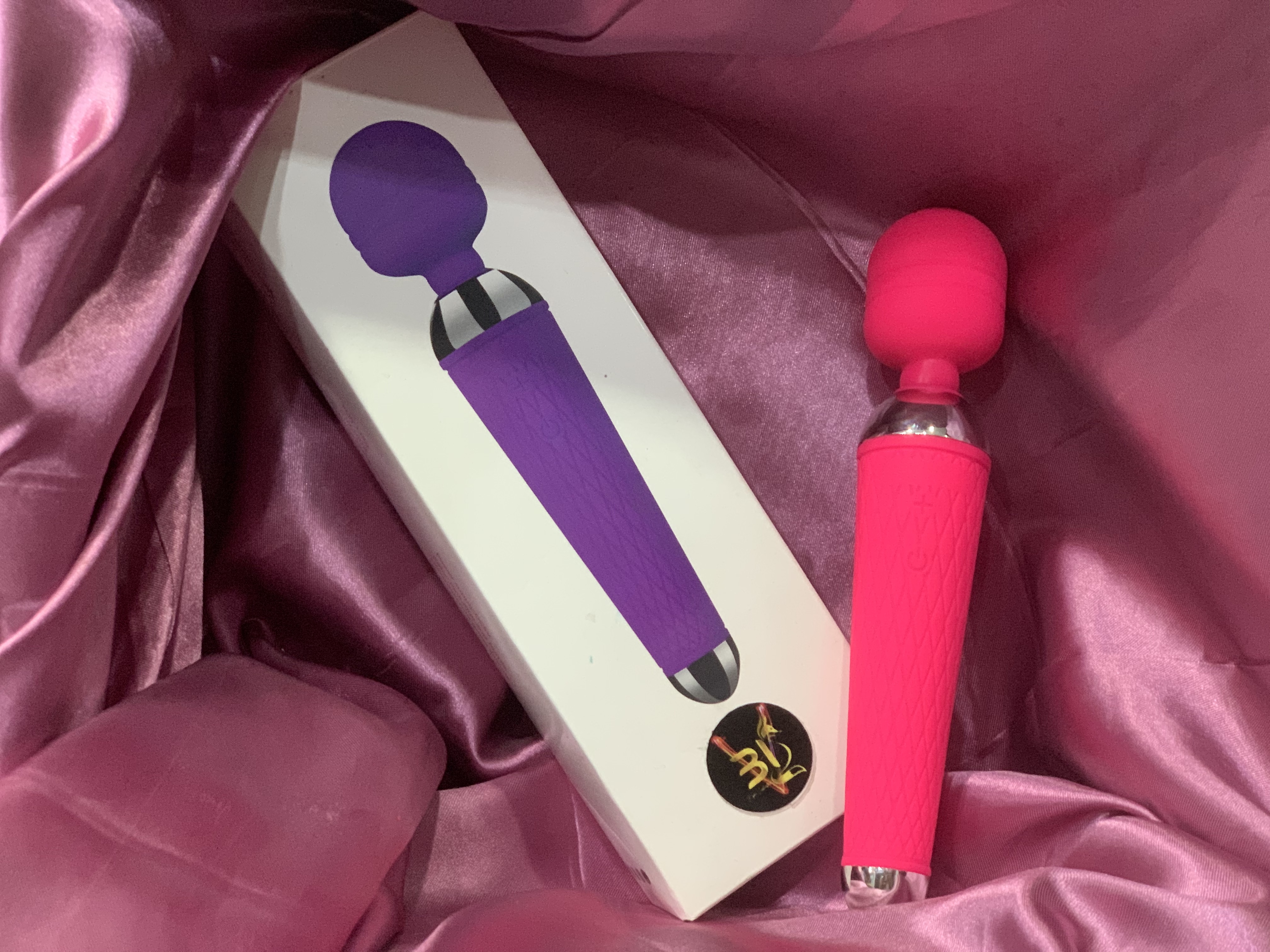 VIBRADOR VARITA MAGICA WANACHI 12 FRECUENCIAS, RECARGABLE, 
$ 130.000