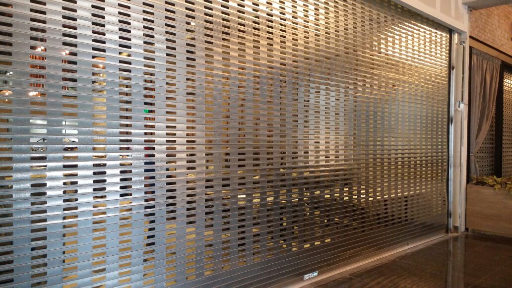 Duela Perforada-Exhibición Galvanizada 