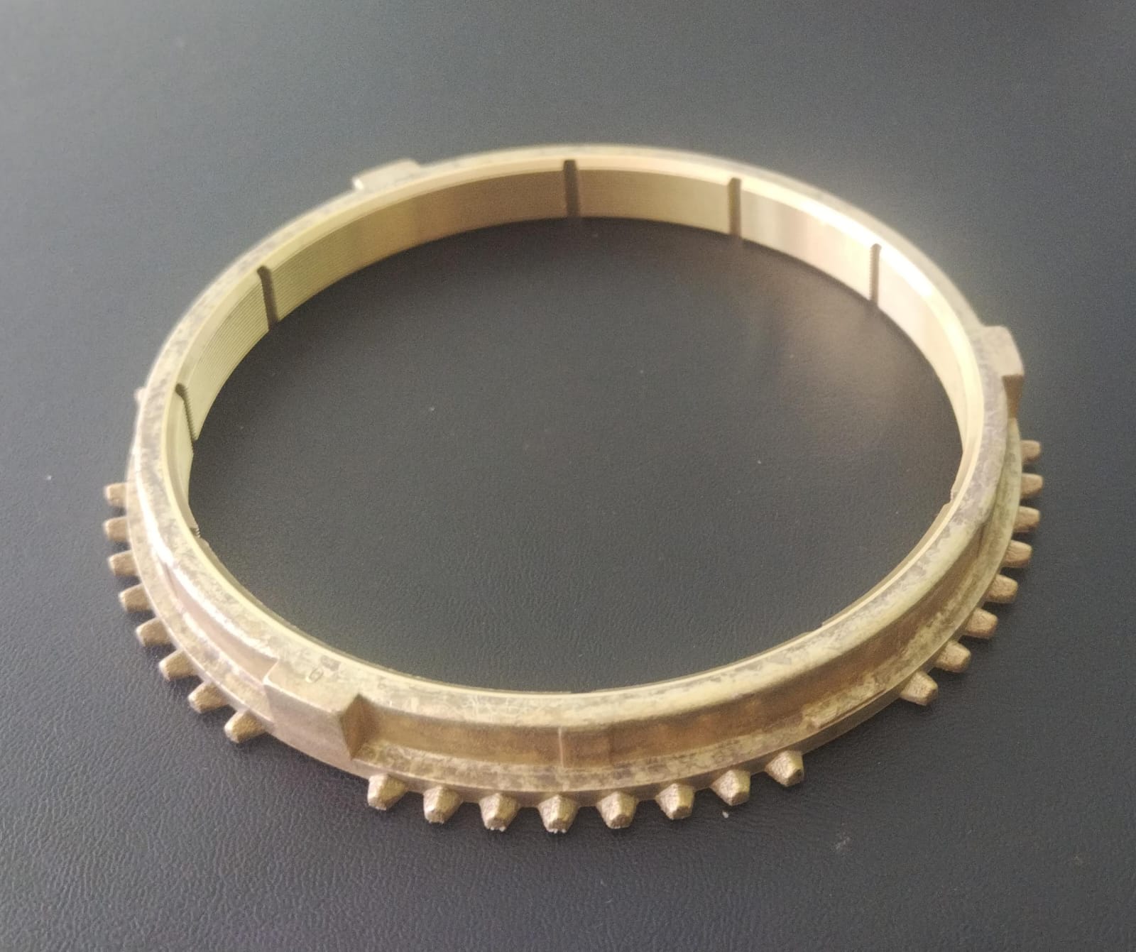 ZF 
BRONCE 
DIENTE FINO 
3RA 4TA
$300