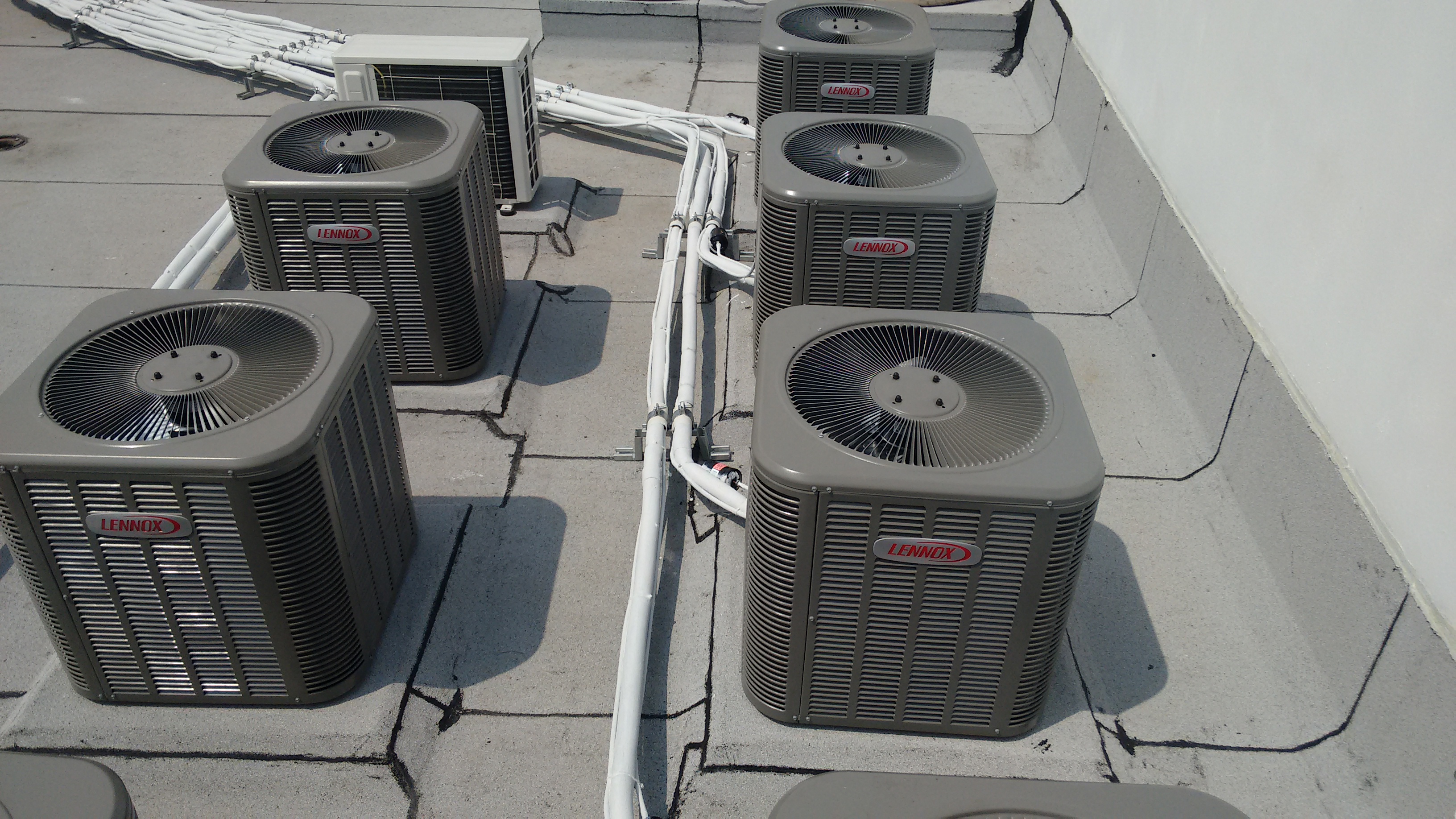 Instalación de Unidades Divididas de 2 T.R.