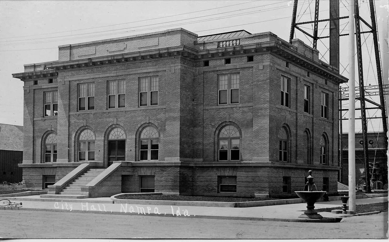 Nampa City Hall, built in the early 1900's, and torn down in the late 1980's