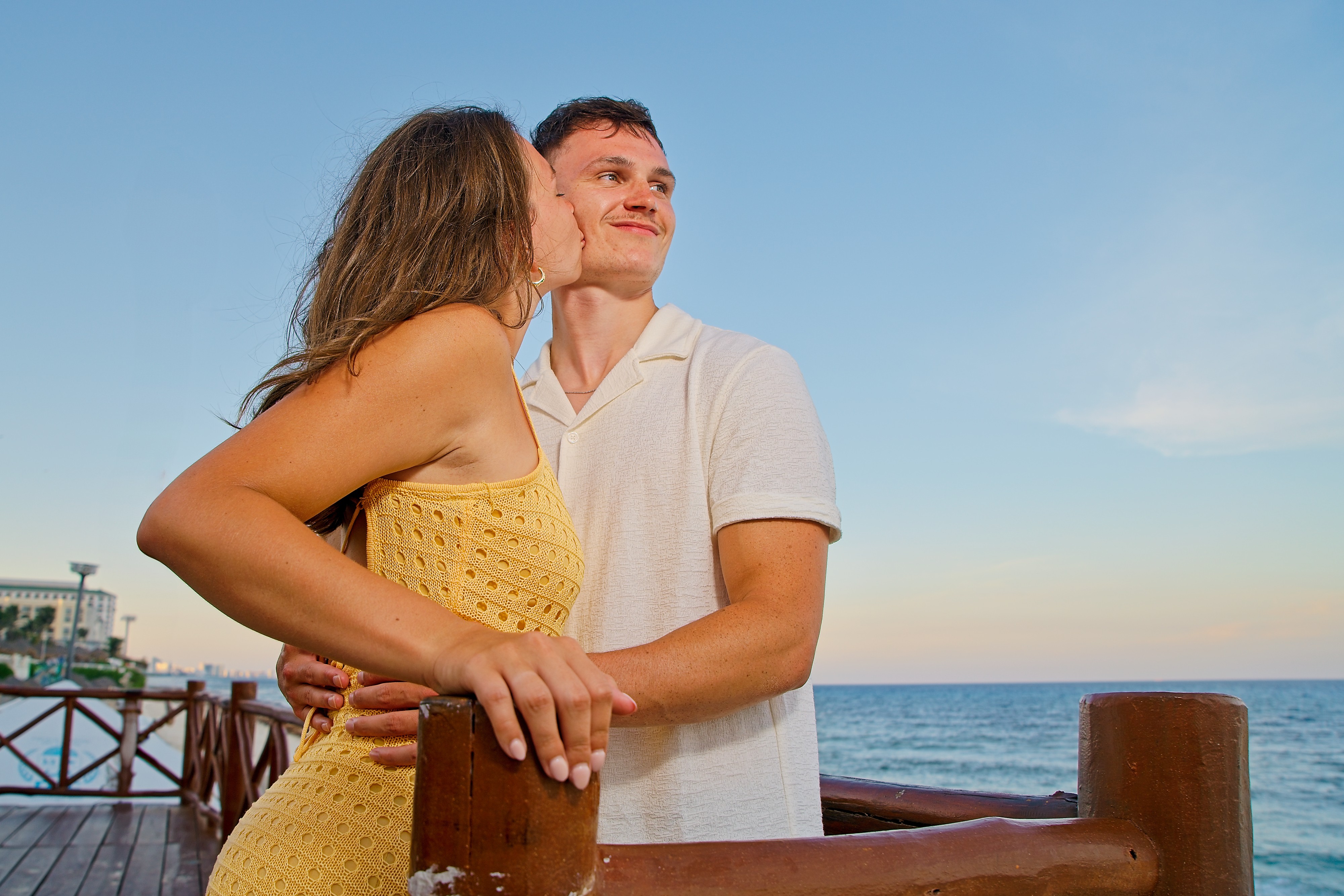 https://0201.nccdn.net/1_2/000/000/0df/dbe/engagement-moment-captured-%E2%80%93-proposal-photos44.jpg