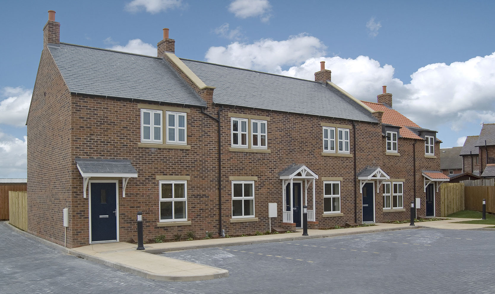 https://0201.nccdn.net/1_2/000/000/0df/e79/1039-moorlands-ah_exterior_front_crop_2x.jpg