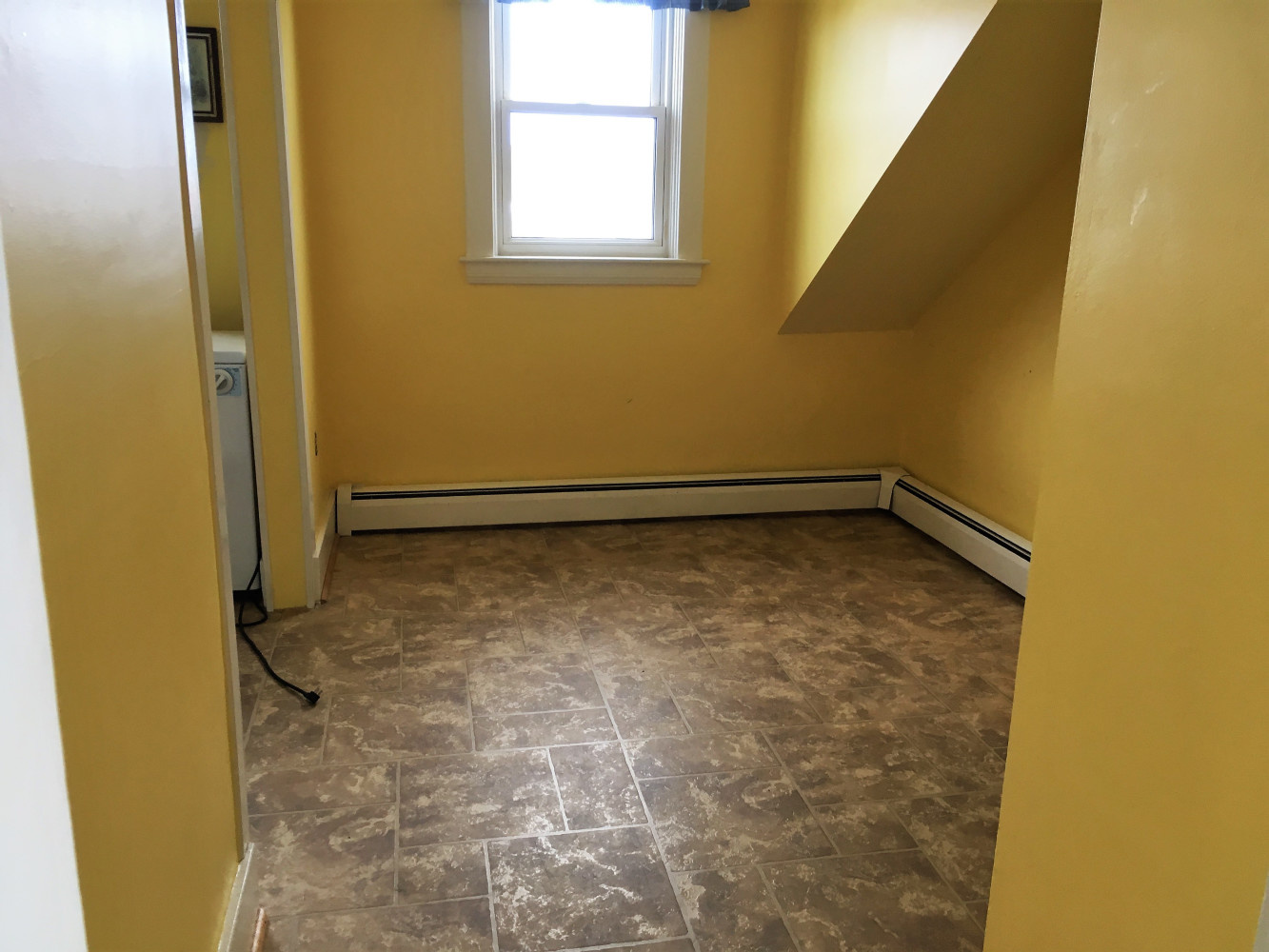 Kitchen/Dining Area
Photo 4