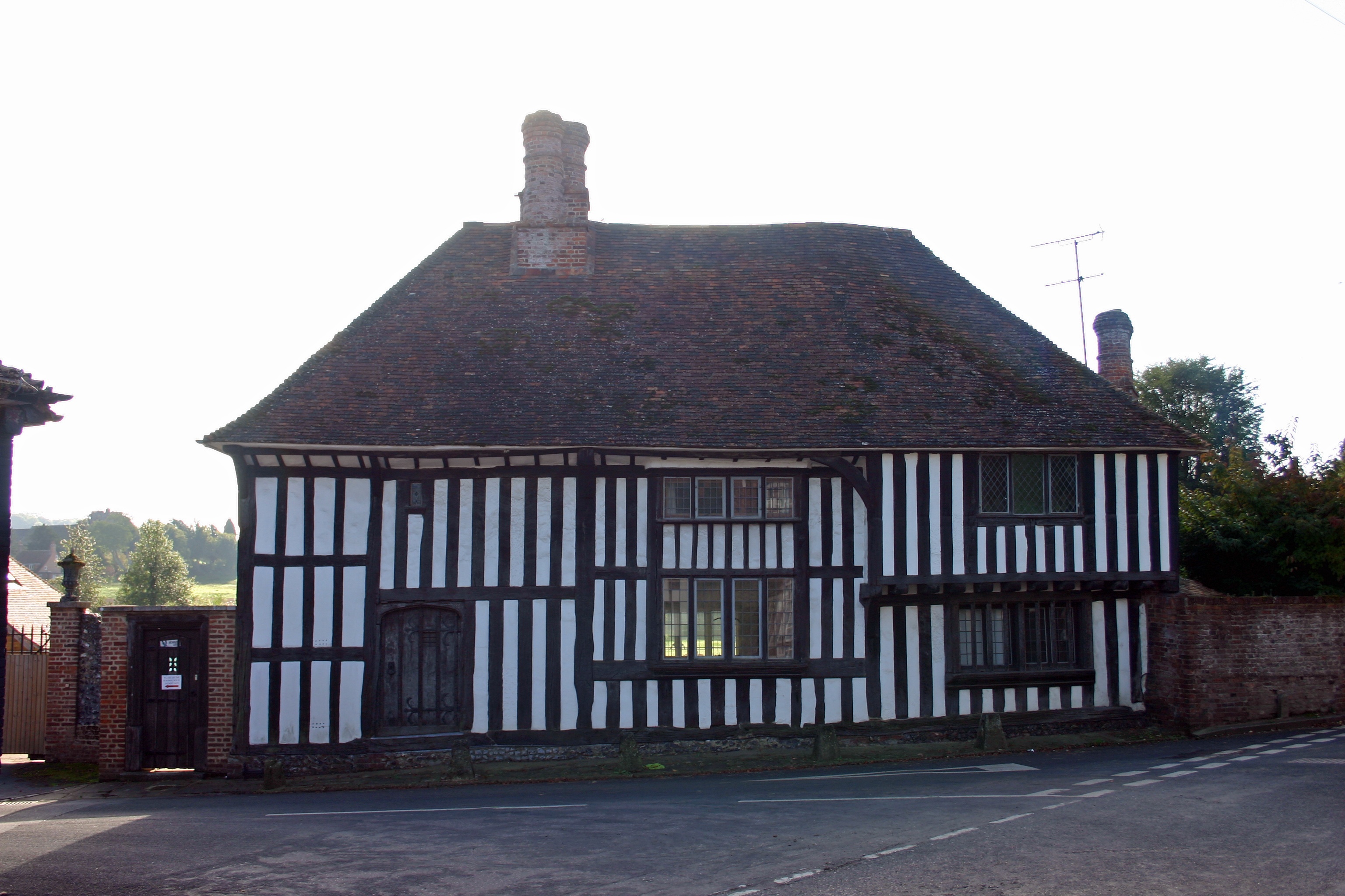 Cotterell Court, Petham, Canterbury
Alterations & extension to Grade 2 listed part Wealden Hall House.