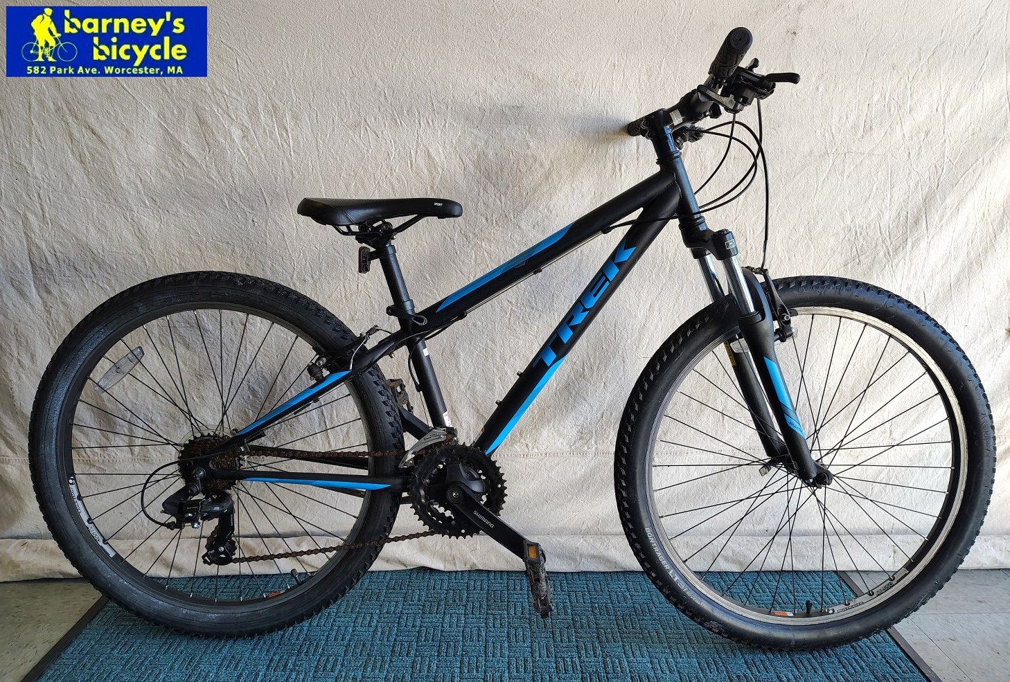 Trek 820
Frame Size: 13" XS / Rider Height: 5'0-5'3
Price: $379.00 (Professionally Tuned)
