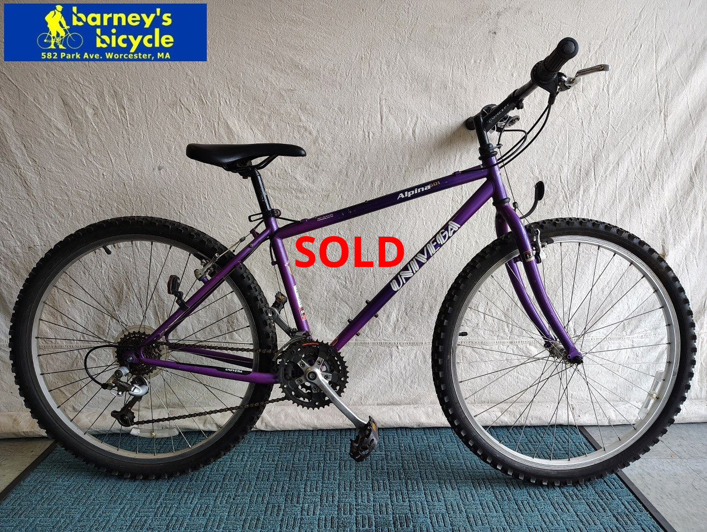 Univega Alpina 501
Frame Size: 15" SM / Rider Height: 5'3-5'6
Price: $279.00 (Professionally Tuned)