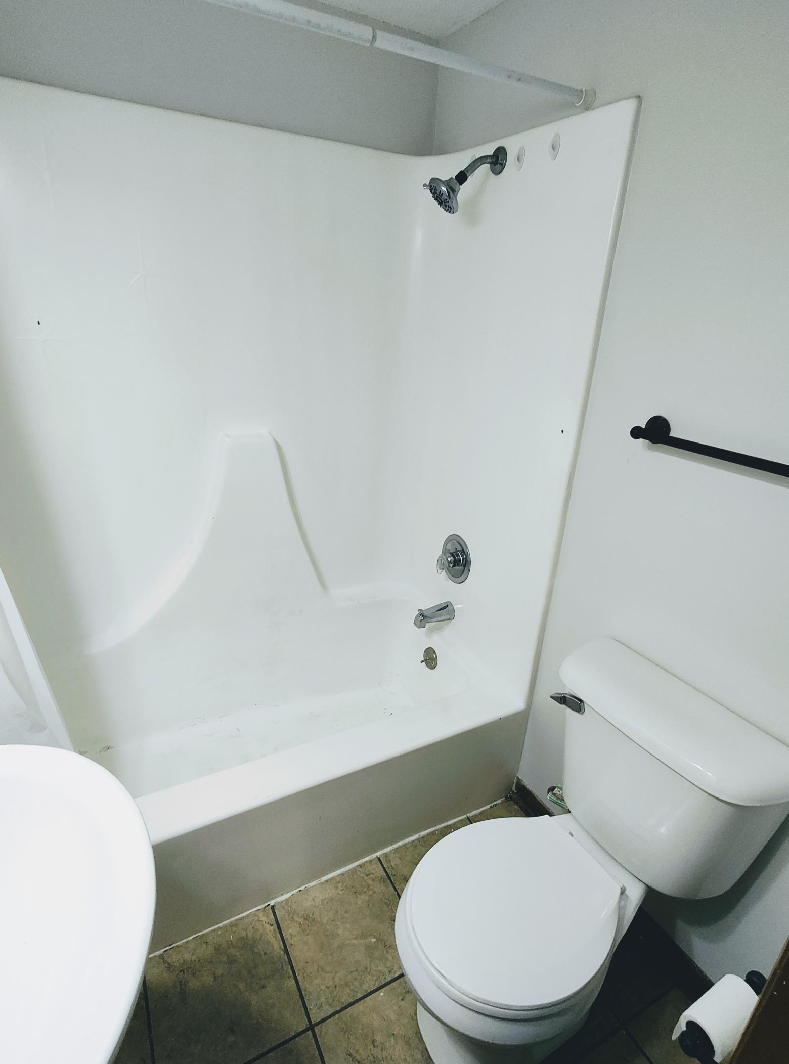https://0201.nccdn.net/1_2/000/000/0e1/94a/toilet.jpg