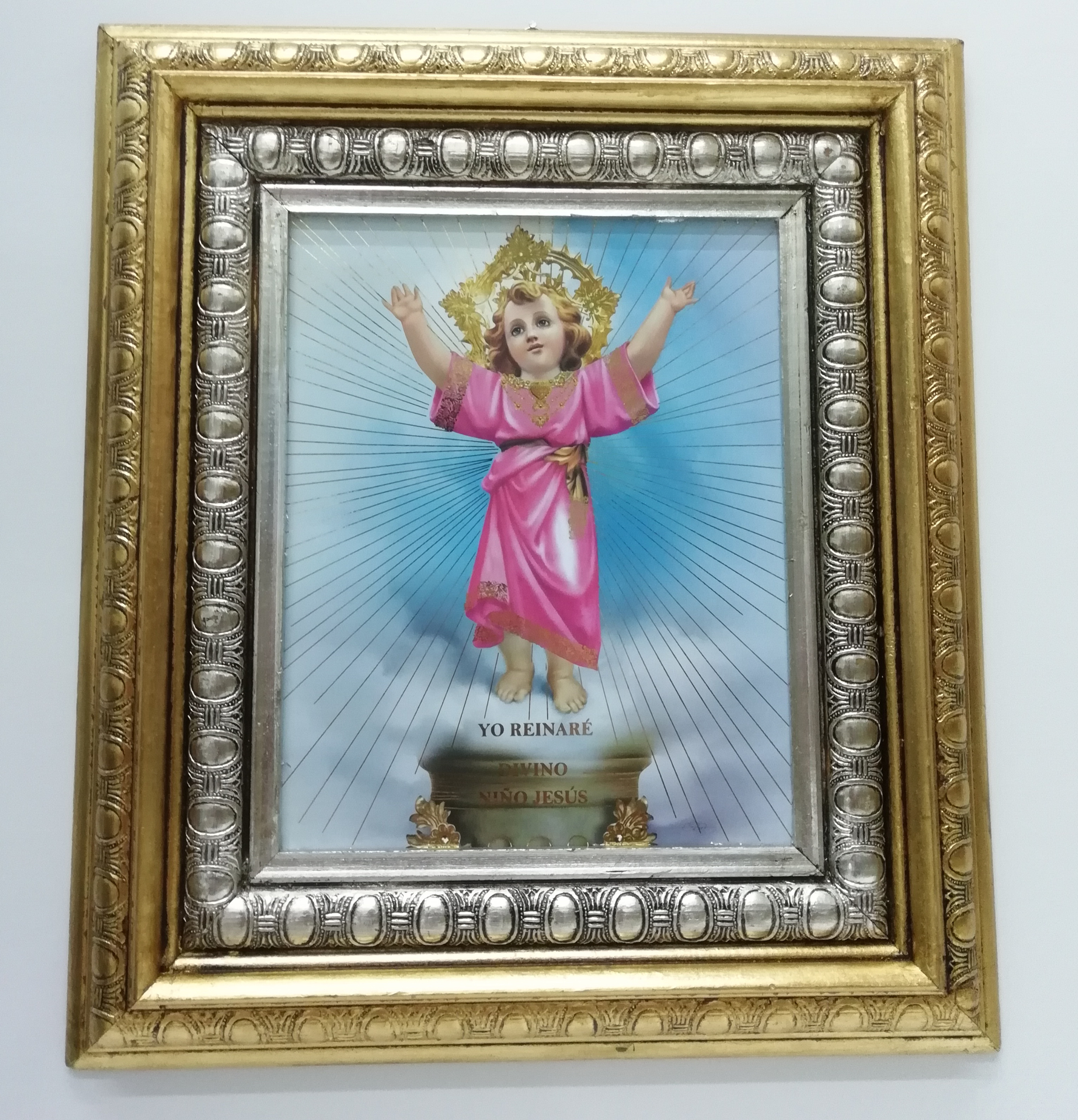 NIÑO DIVINO
litografia en marco de madera oro y plata 20cm x 25cm - 30cm x 40cm - 40cm x 50cm 

preguntar por existencias.