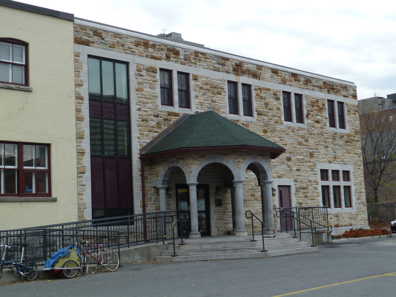 DOMINION CHALMERS CHURCH - Addition
O'Connor Street, Ottawa, ON
