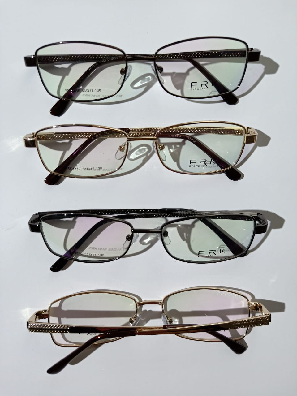 Modelo: FRK1810
Colores: Dorado, Gris y Negro