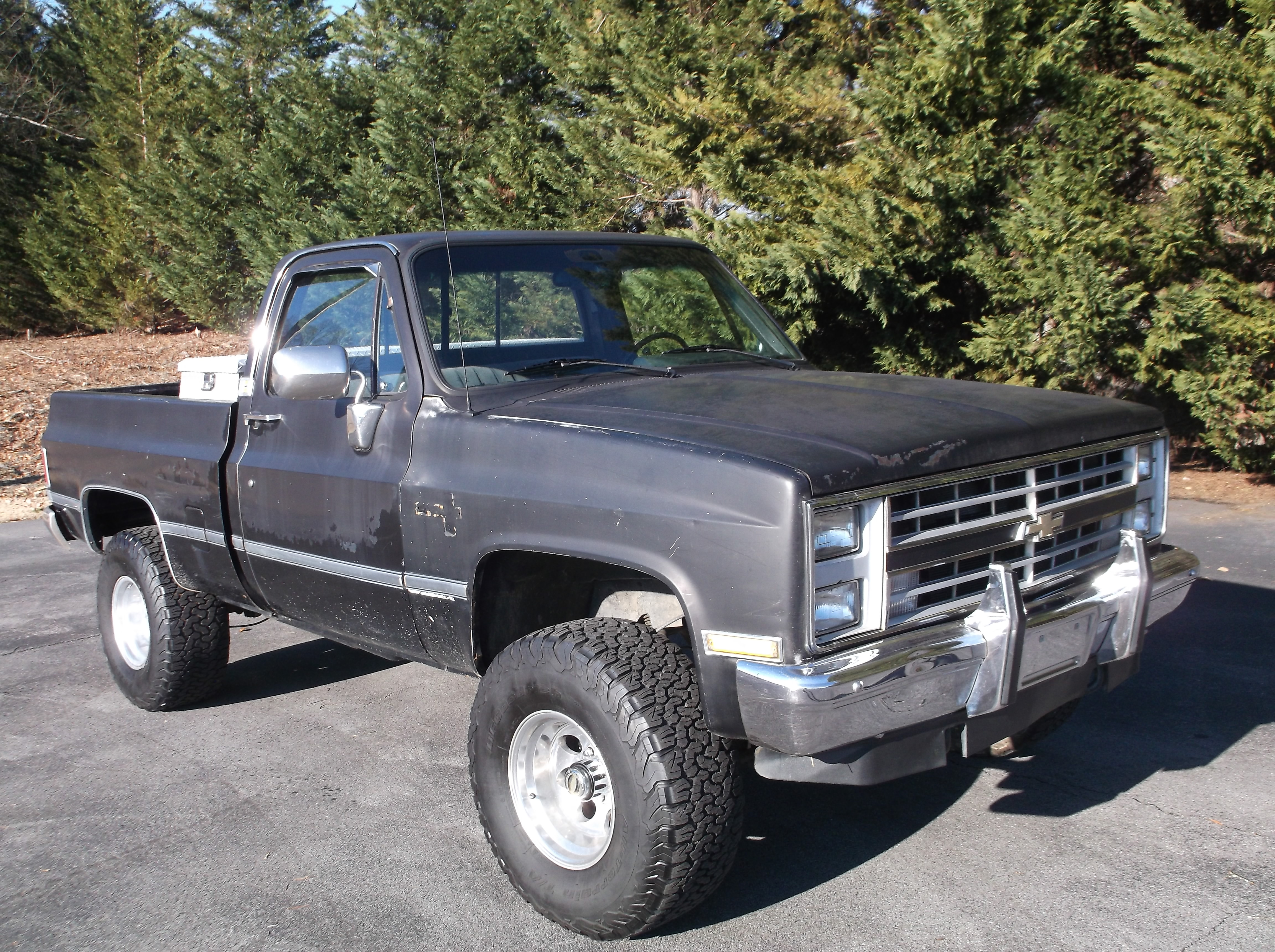 https://0201.nccdn.net/1_2/000/000/0e1/cb6/1987ChevroletSilverado4x4Black_0013-4608x3440.jpg