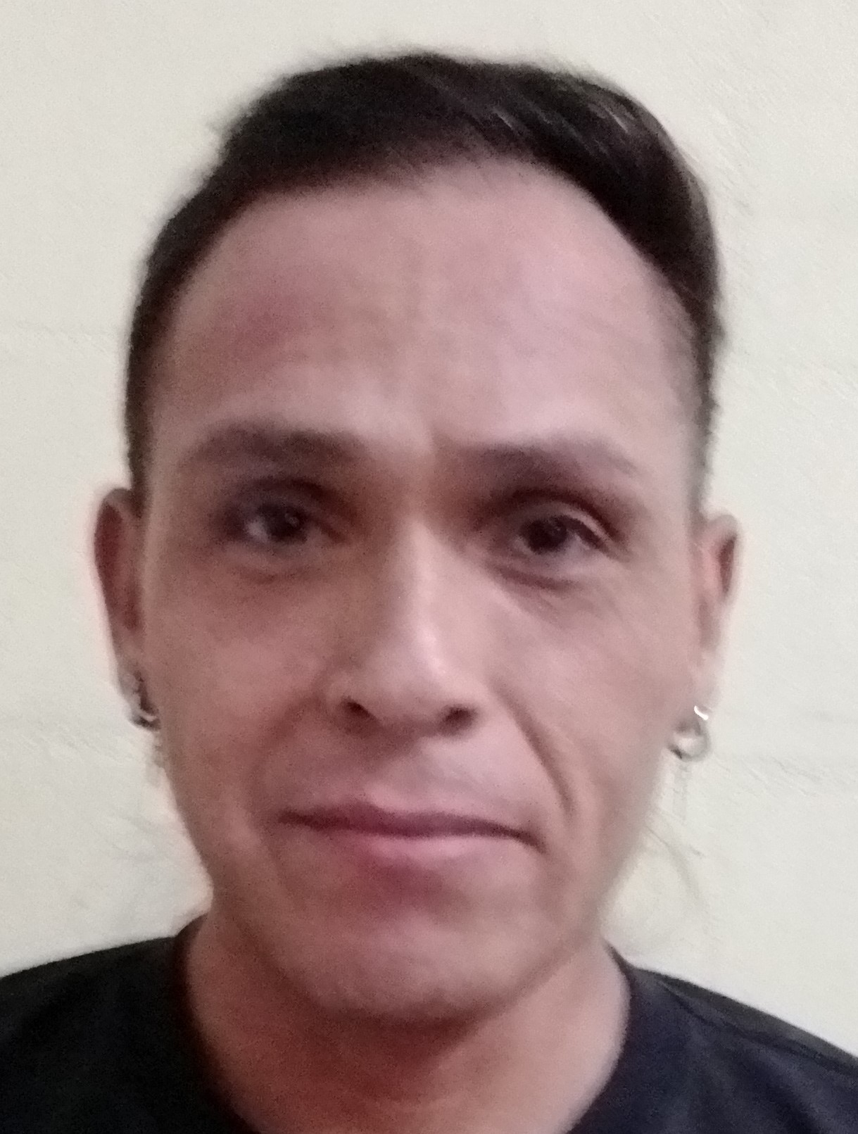 "Contento de poder servir a nuestros hermanos en dificultadMe ayudaron a ver la luz al final del túnel, ¡qué experiencia tan positiva!" 

EDUARDO