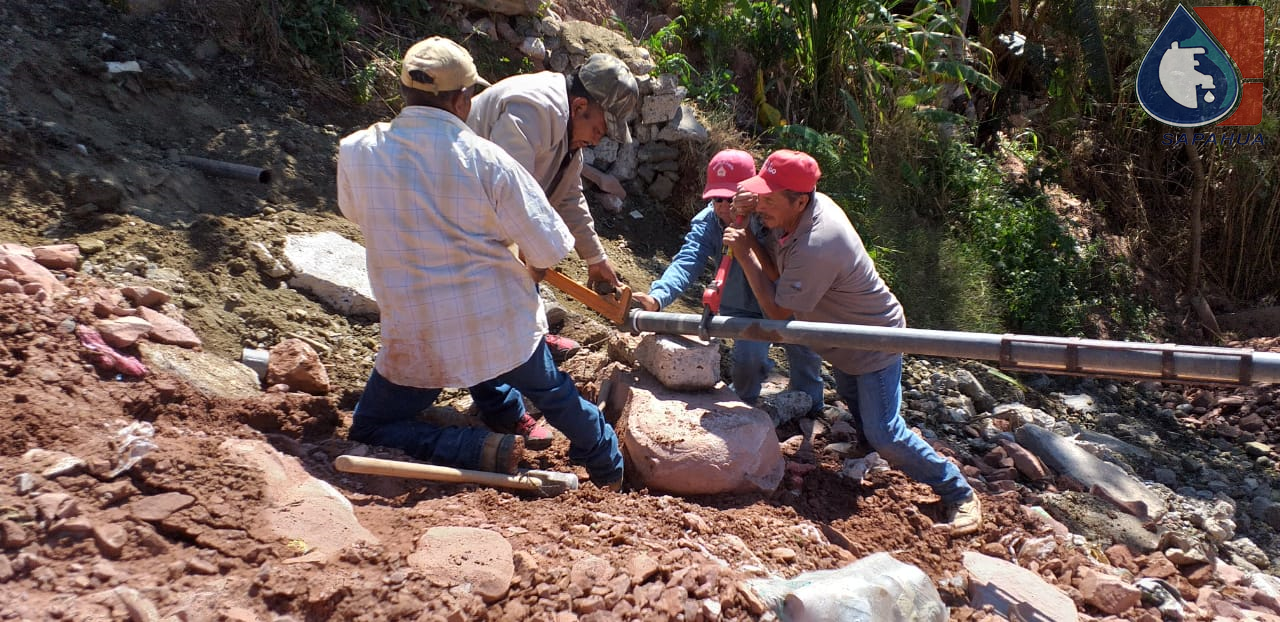 REPARACIÓN DE FUGA DE AGUA EN COLONIA SAN MIGUEL