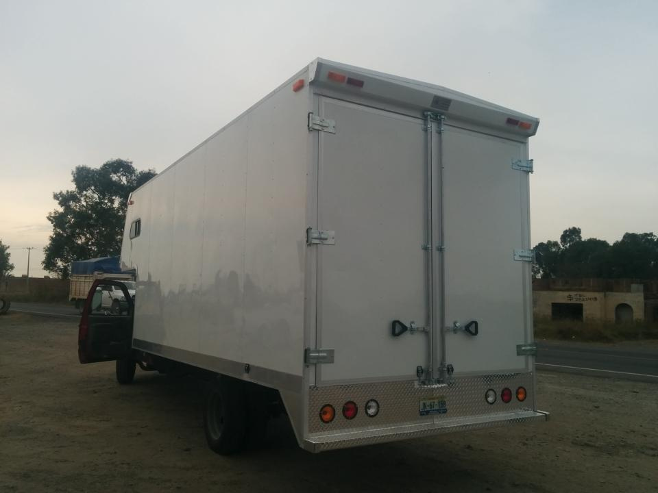 campers volado chasis nissan  