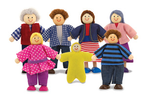 https://0201.nccdn.net/1_2/000/000/0e4/2cb/WOODEN-DOLL-FAMILY.jpg
