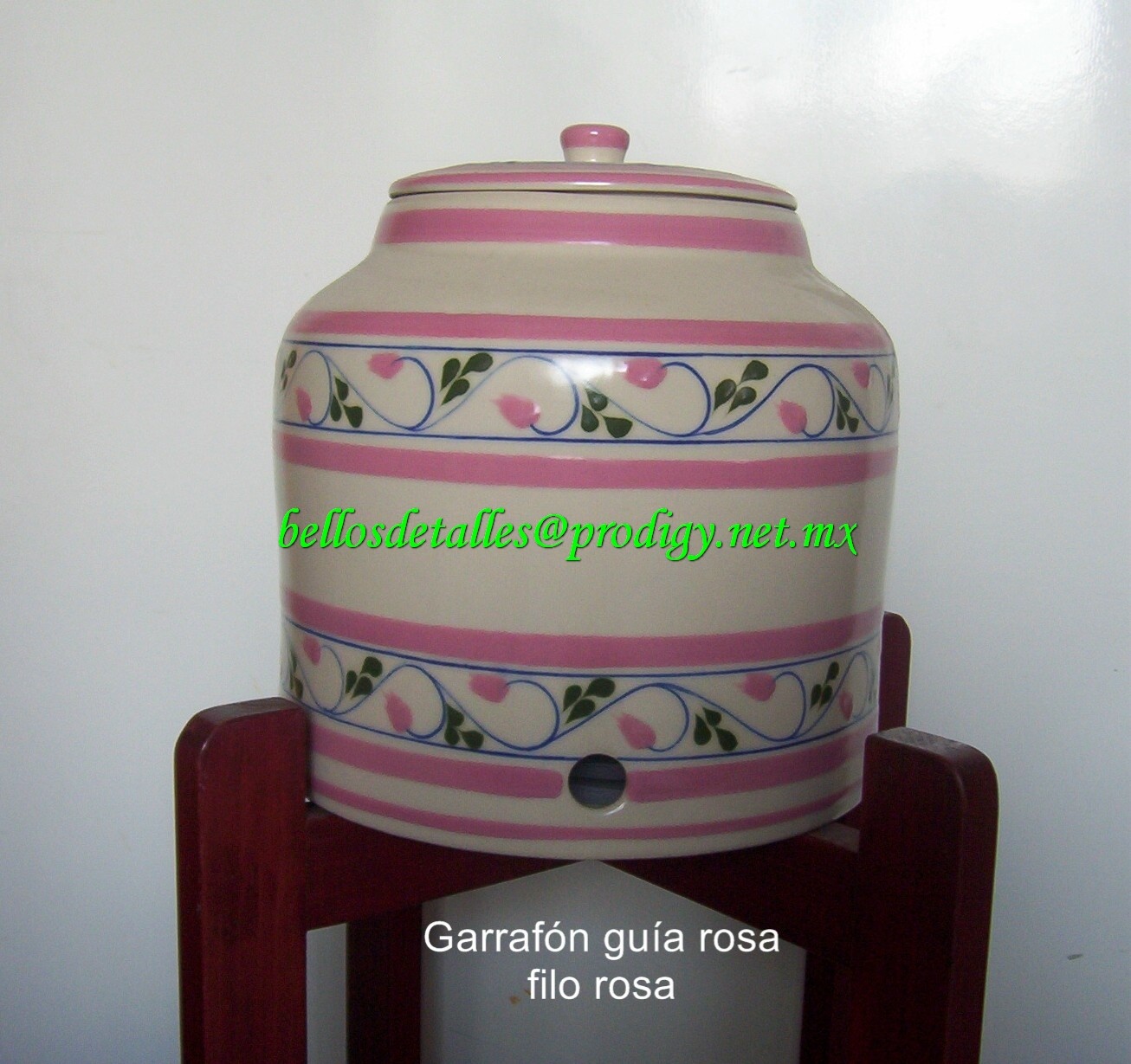https://0201.nccdn.net/1_2/000/000/0e4/c55/Garraf--n-gu--a-rosa-filo-rosa-1306x1229.jpg