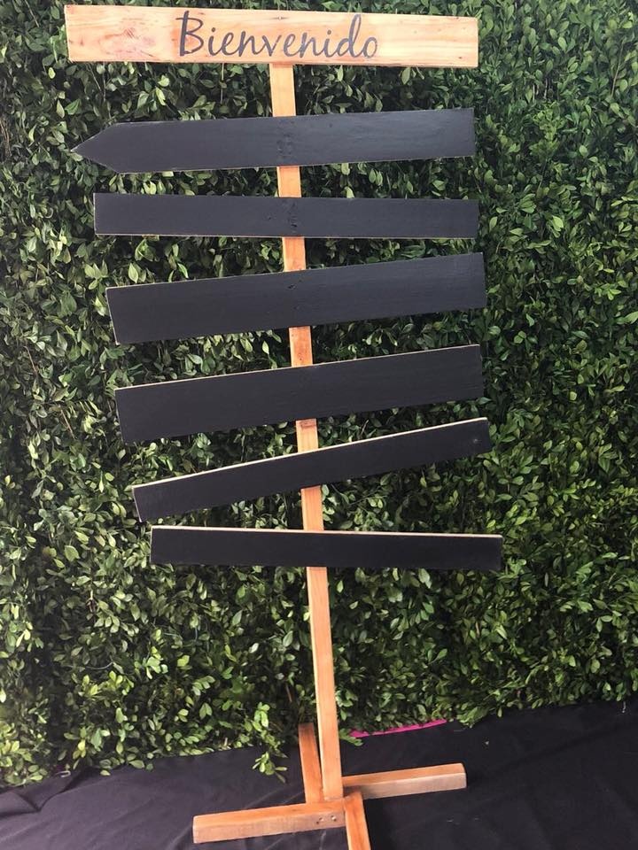 Tablero de Señalizaciones 
Medidas: 182cm de Altura 
83cm de largo 
Alquiler $ 50.000 