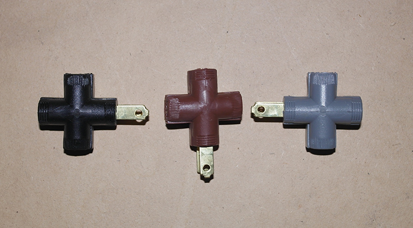 Tee de Caucho 15A 125V Inoravi 
Cod:20265