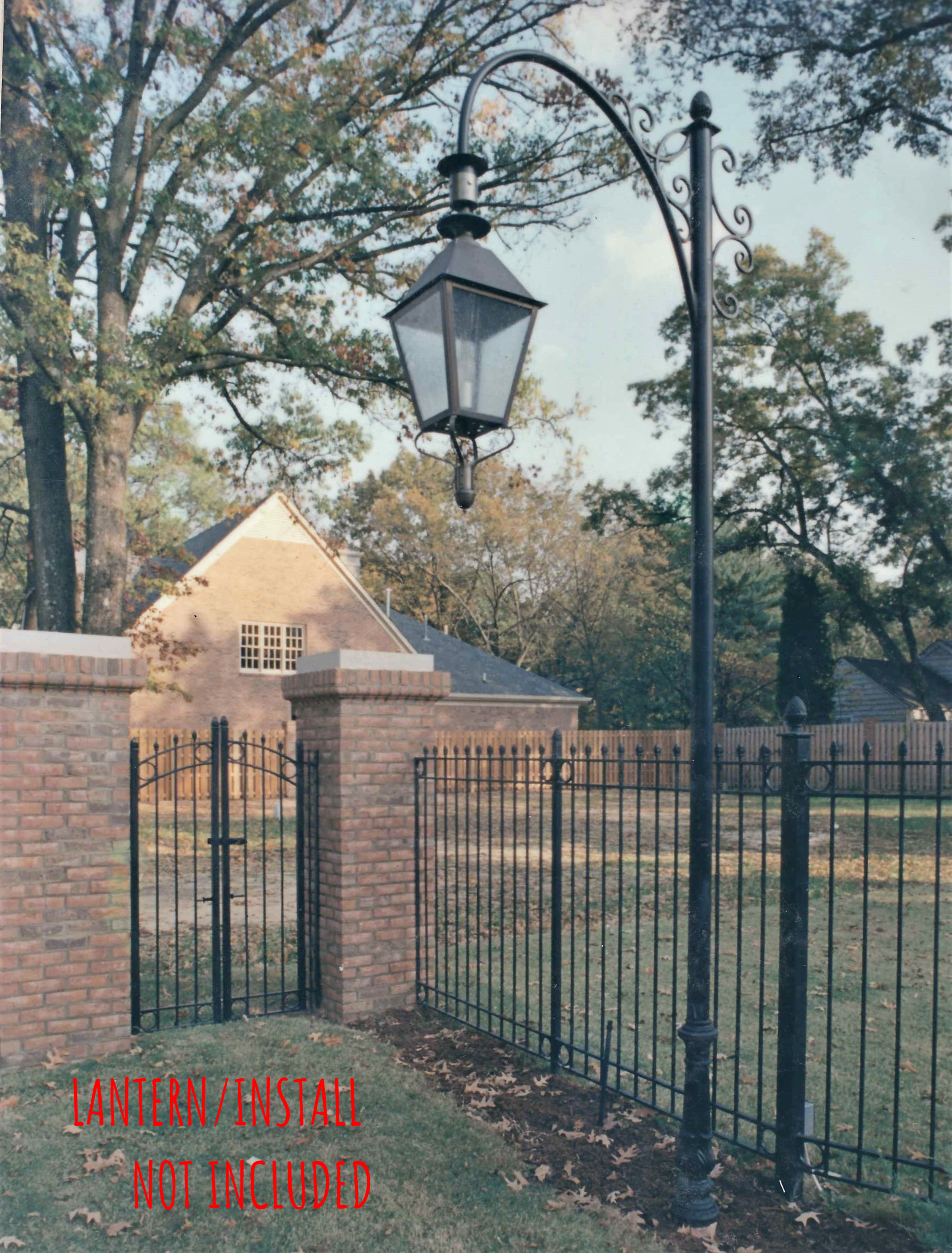PICKLE FLUTED GOOSNECK LAMP POST 