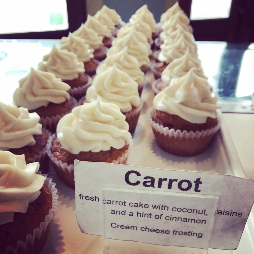 https://0201.nccdn.net/1_2/000/000/0e5/af0/CarrotCupcakes-960x960.jpg