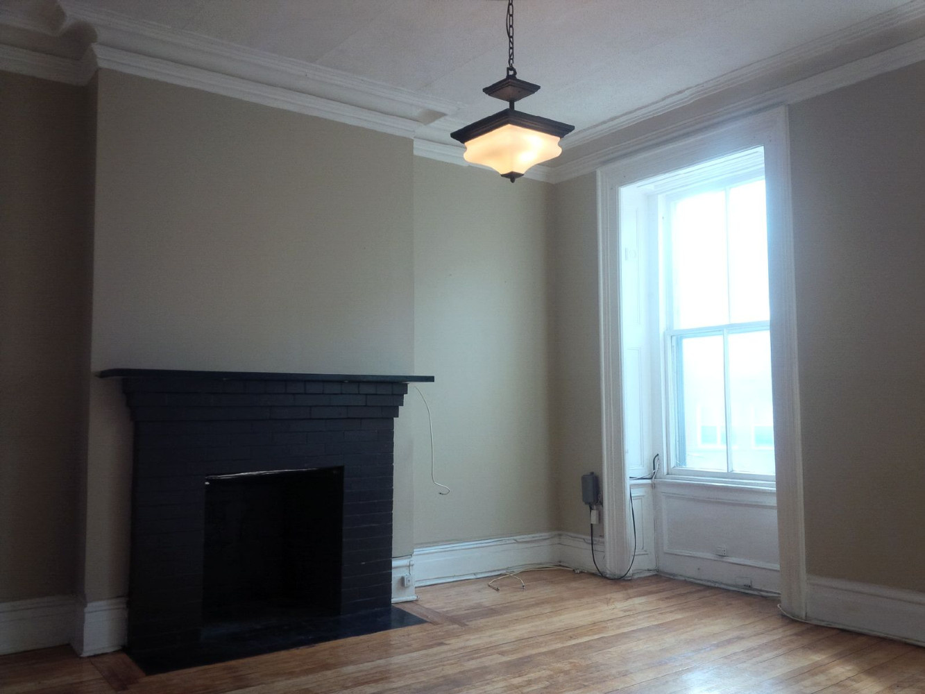 138 Charlotte #3 Living Room