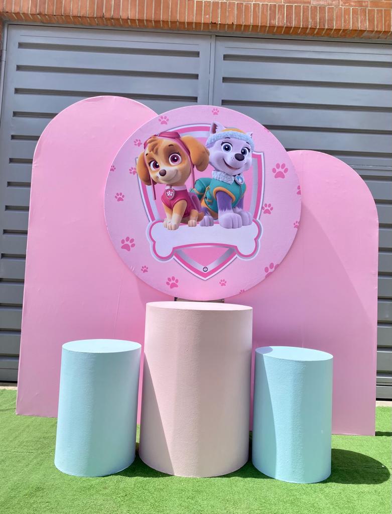 Circulo Efecto 3D Tematico
1.30m diametro x 2.20cm Altura
$80.000
Panel Ovalada
$50.000 en Alquiler
Precio unitario
Manejamos variedad de colores
·220 de altura por 1mts de ancho
·1.83 de altura por 1mts de ancho