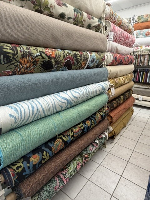 https://0201.nccdn.net/1_2/000/000/0e6/d9d/showroom8.jpg