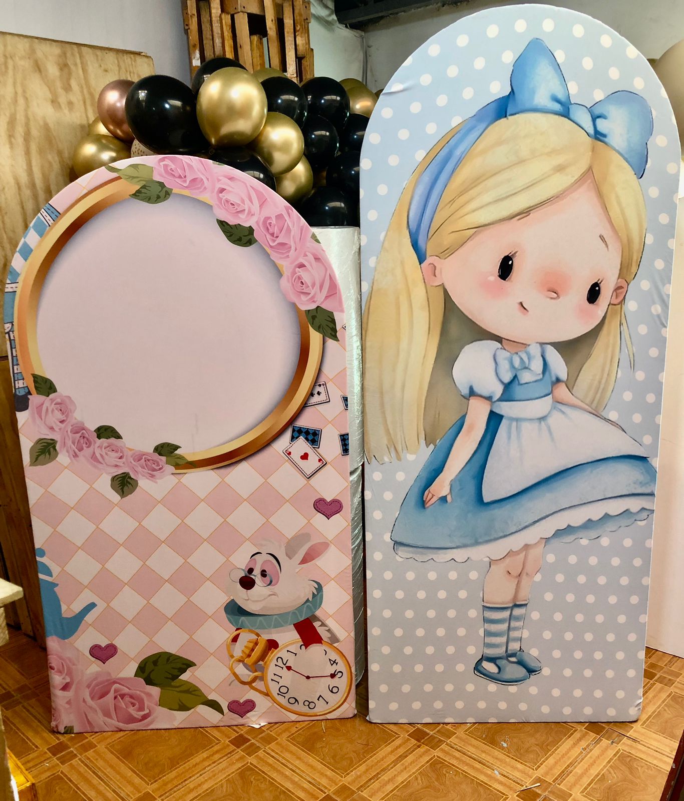 Panel Ovalado
Alicia Pais de las Maravillas
$80.000 en Alquiler
Precio unitario
·220 de altura por 1mts de ancho
1.83 de altura por 1mts de ancho